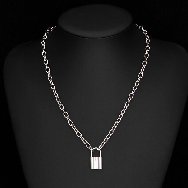 Women's Personality Retro Multiple Peach Heart Chain Sweater Simple Necklaces