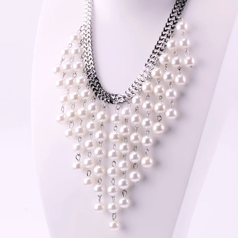 Women's Graceful Fashionable Pearl Tassel Exaggerating Collarbone Necklaces