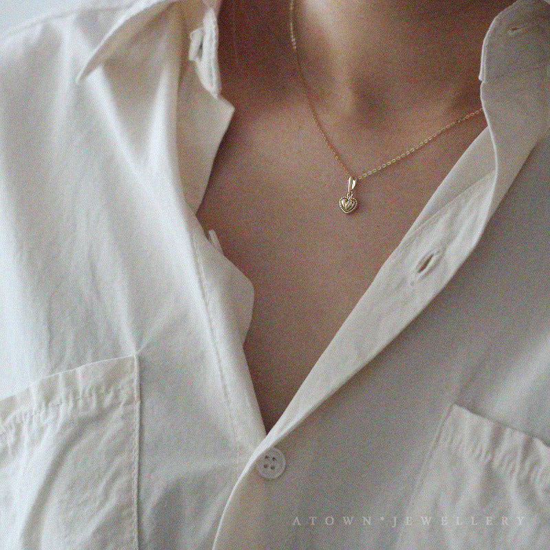 Gold-plated Female With Hearts Cute Temperament Pendants