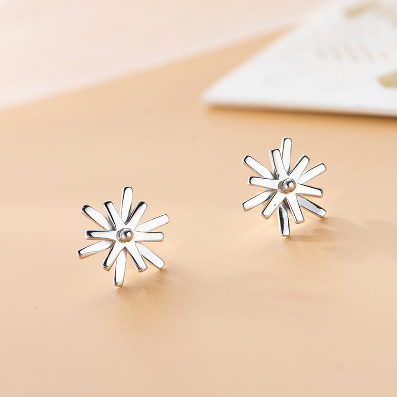 Little Daisy Female Fashion Sweet Flower Ear Temperament Personality Style Stud Earrings