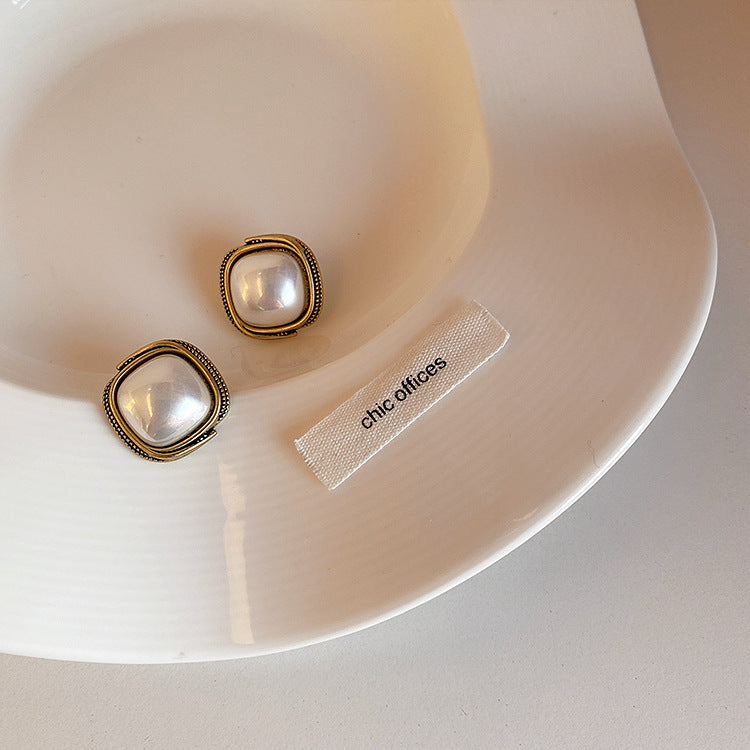 Women's French Retro Geometric Square Pearl Simple Niche Temperament Personalized Earrings