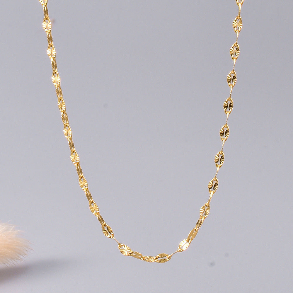 Women's Gold-plated Lip With Pattern Fashion Short Personality Neck Necklace
