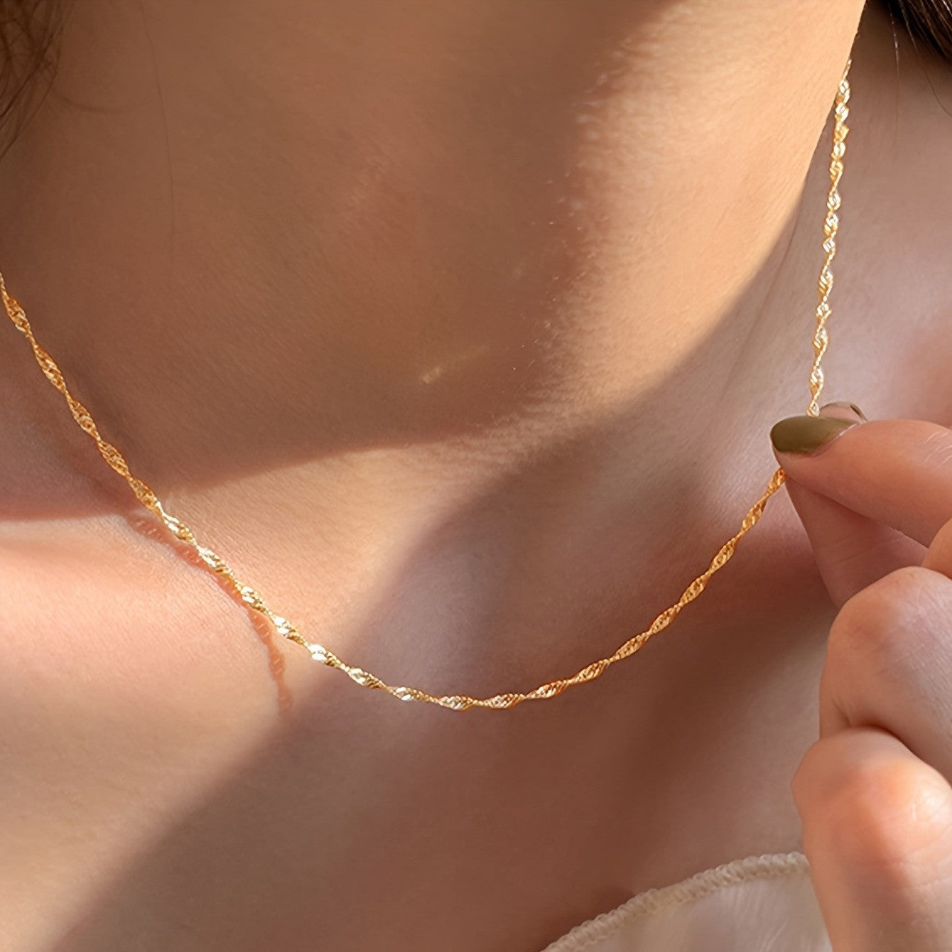 Women's Minimalist Choker Simple Water Wave Chain Necklaces