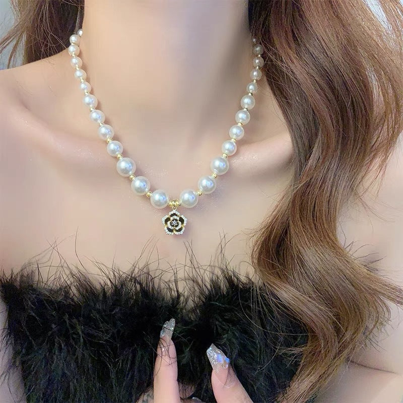 Light Luxury Bow Pearl High-grade Design Necklaces
