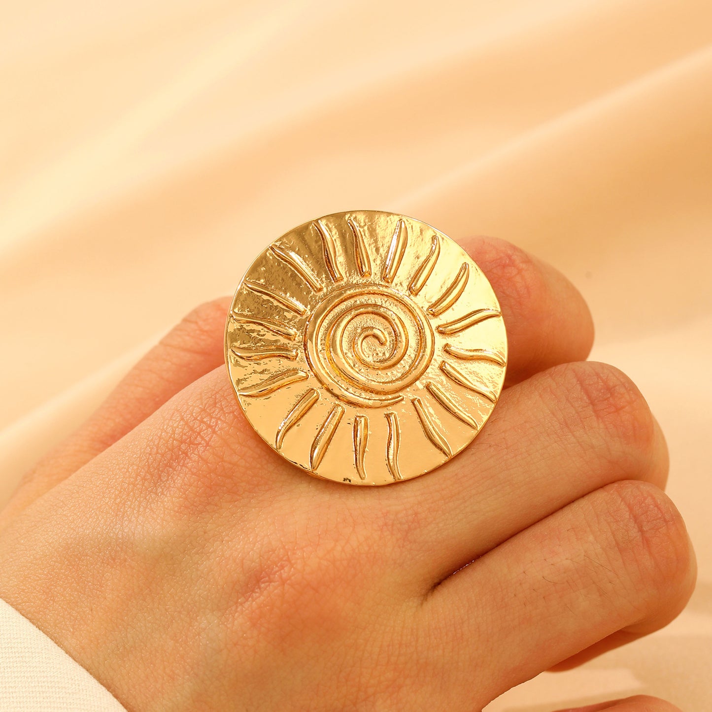 Open Female Niche Retro Geometric Irregular Rings