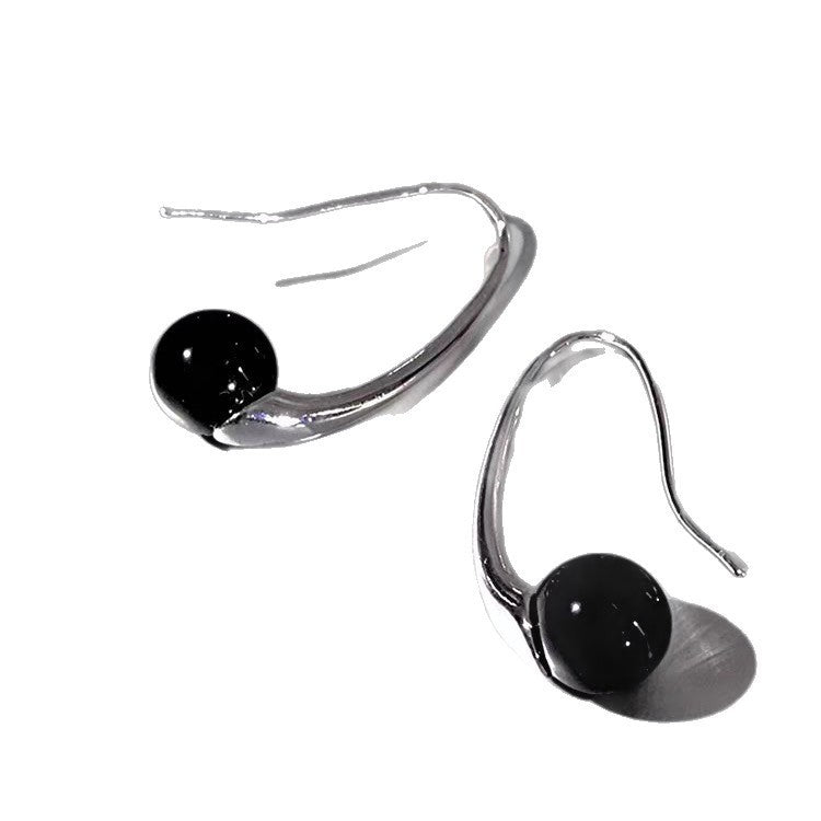 Women's Retro Simple Light Luxury High-grade Niche Temperament Wild Water Stud Earrings