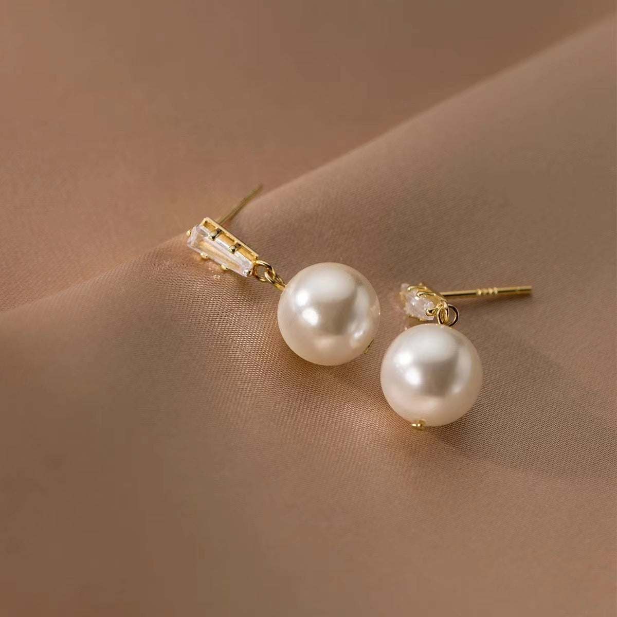 Women's Sier Needle Retro Geometric Metal Design Earrings