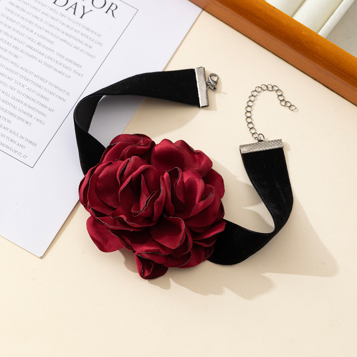 Women's Red Flower Plus Size Jewelry Fashionable Necklaces