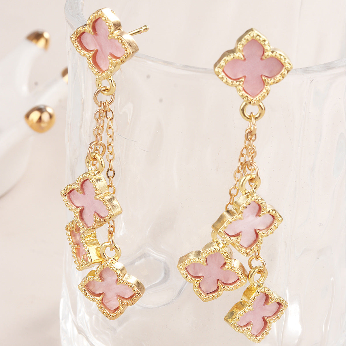 Women's Luxury Four-leaf Clover Alloy Flower Fashion Bracelet