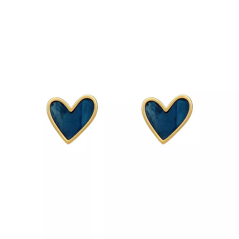 Women's Loving Heart Retro High-grade Light Luxury Stud Earrings