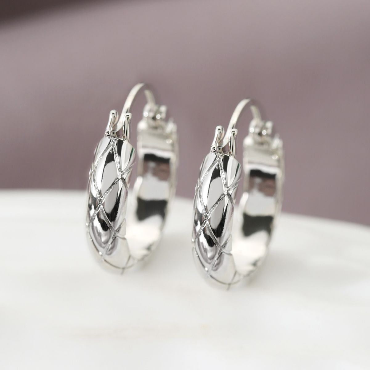 Glossy Diamond Plaid High-grade Light Luxury Simplicity Female Temperament Personalized Ear Buckle