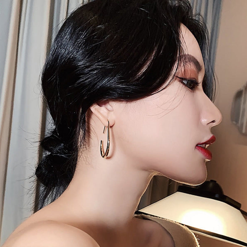 Women's French Gold Oval Light Luxury Cold Earrings