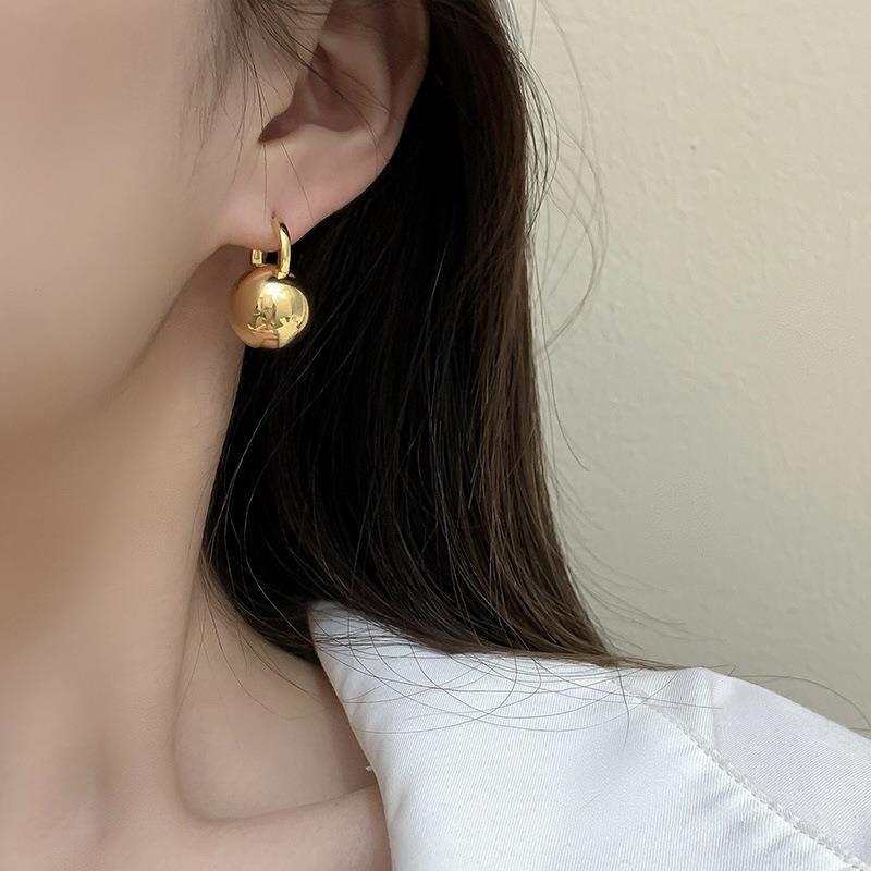 Brass Golden Ball Female Niche Retro Earrings