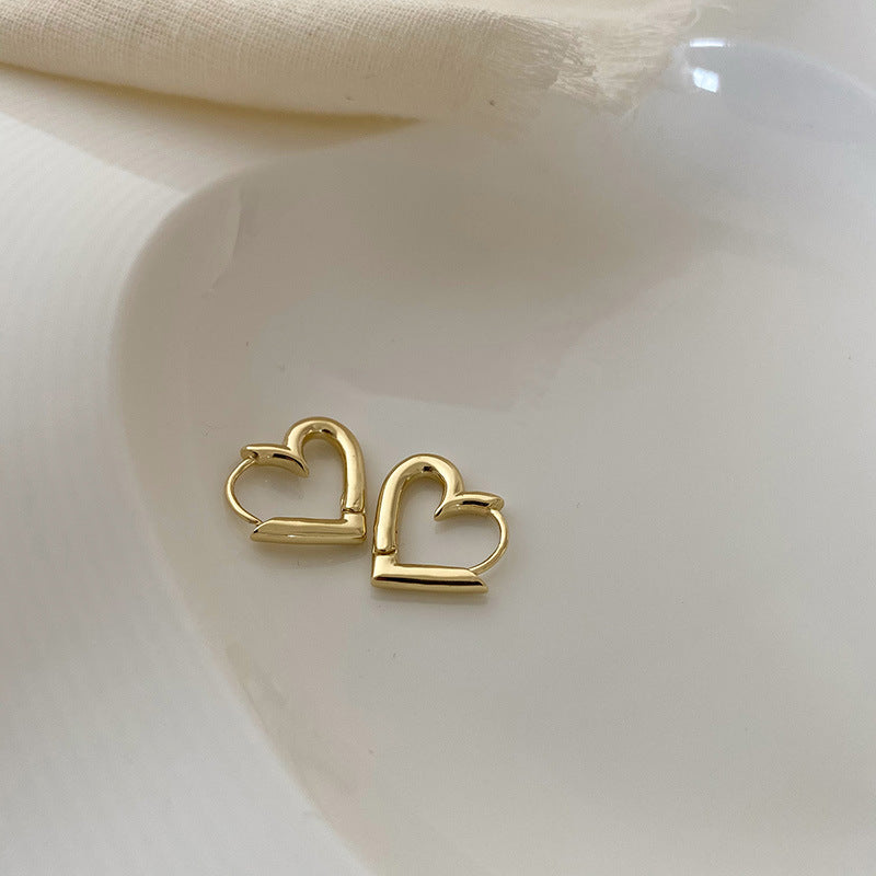 Hollow Heart-shaped Clip Female Temperament Trendy Personality Ear Buckle