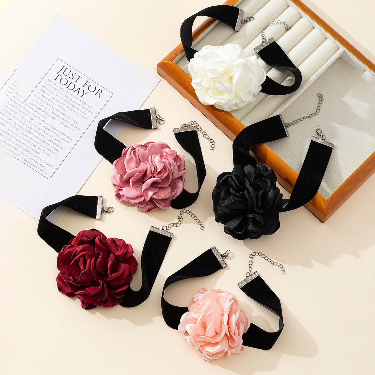 Women's Red Flower Plus Size Jewelry Fashionable Necklaces