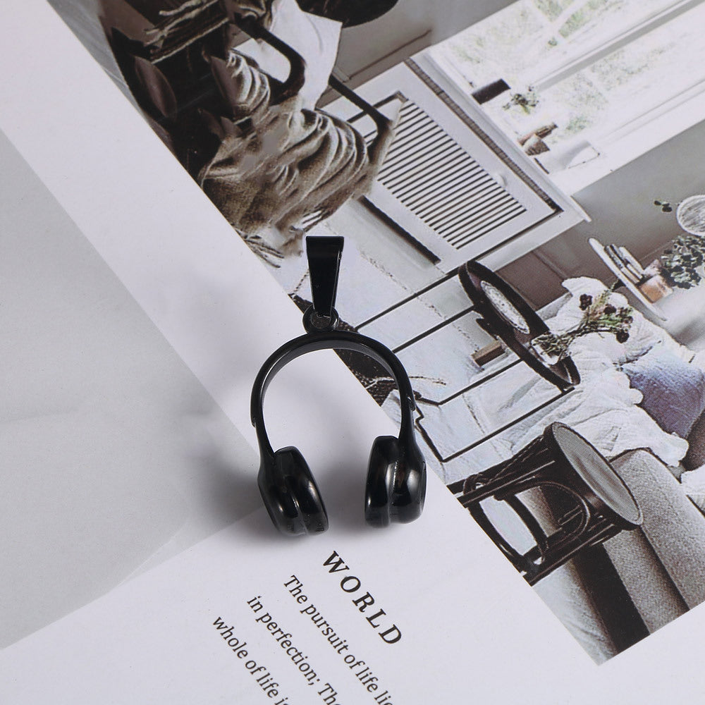 Men's Ornament Fashion Simple Music Headset Titanium Pendants
