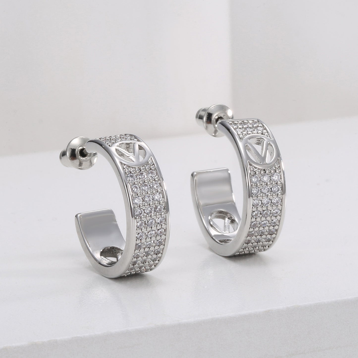 Women's Aloofness Style Suit Design Delicate Diamond Elegant Earrings