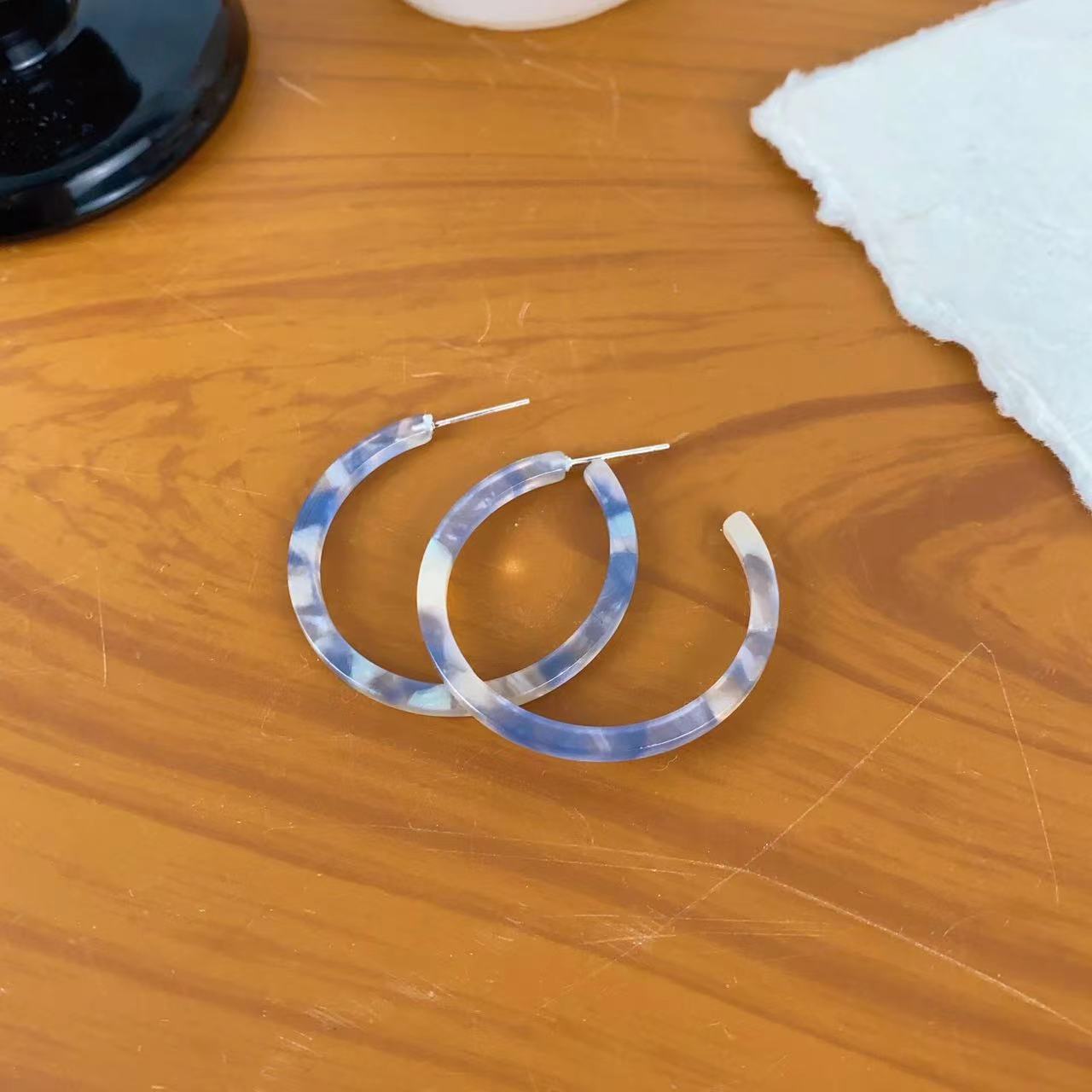 Women's Style High-grade Large Hoop Light Luxury Ear Clip Earrings