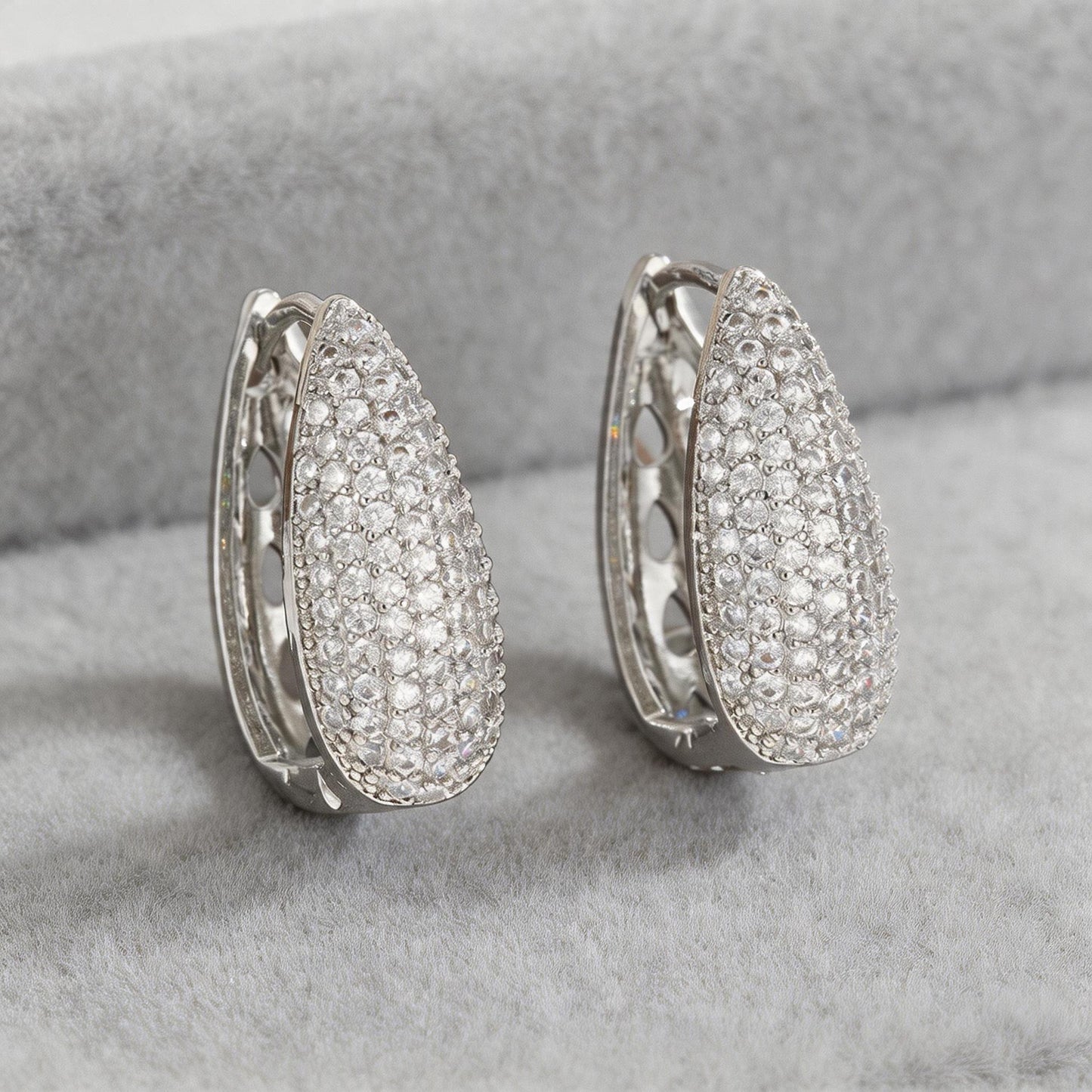 Water Drop Zircon Light Luxury High-grade Fashion Temperament Ear Buckle