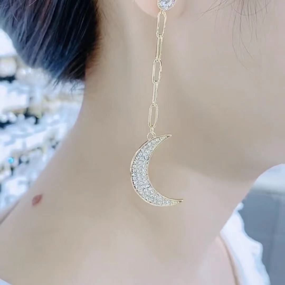 Women's Asymmetric Star Moon Tassel Exaggerated Temperamental Earrings