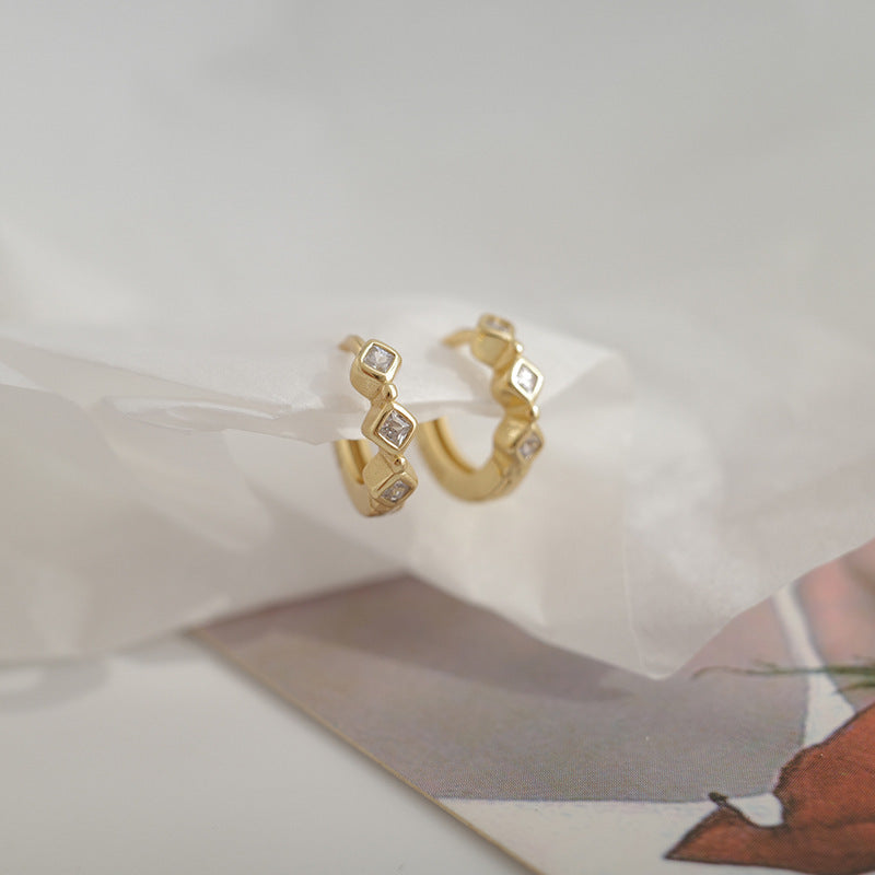 Zircon Round Design Trendy Frosty Style Ear Buckle
