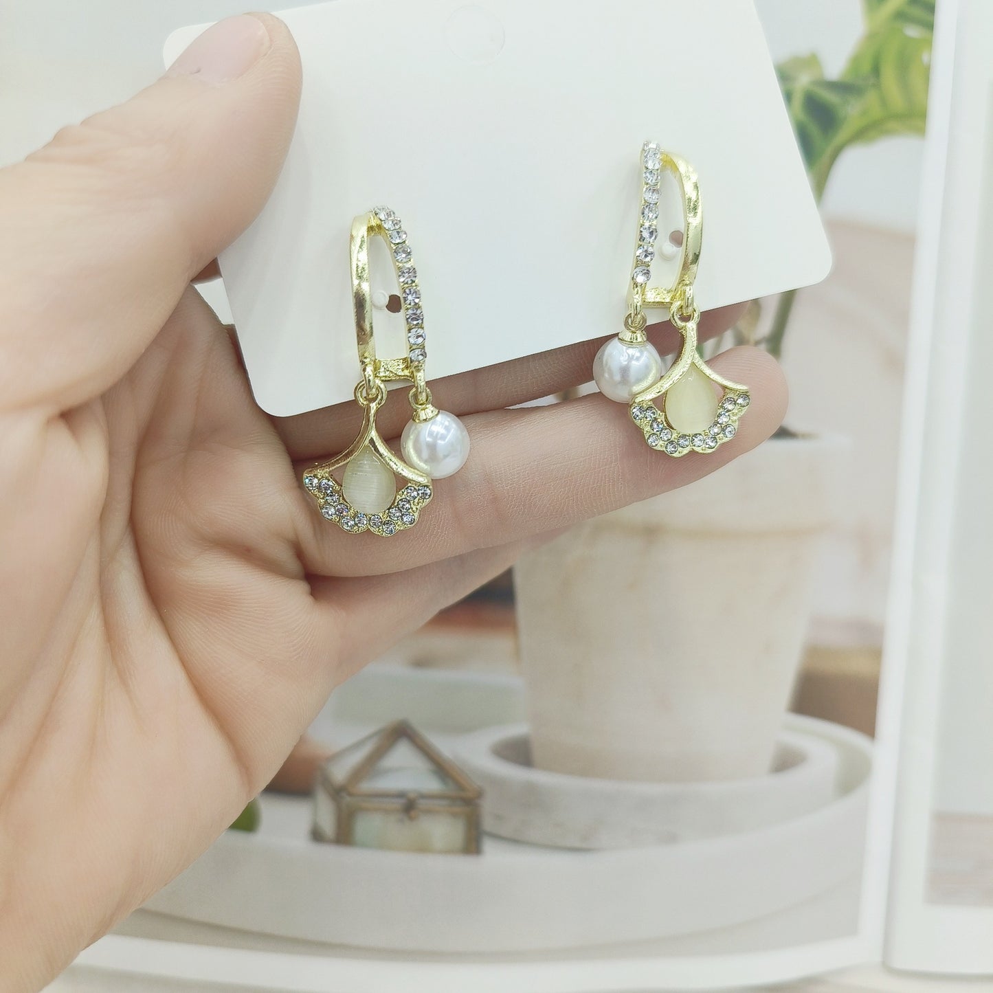 Leaf Water Zircon Ear Buckle Fashionable Earrings