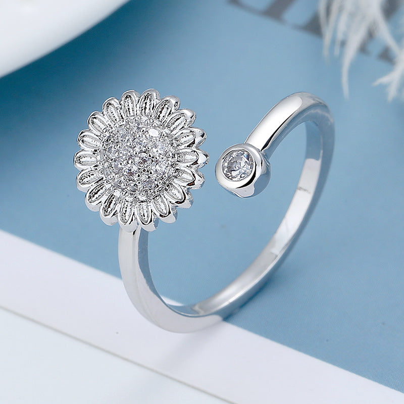 Women's & Men's Creative Set Spinning Adjustable Zircon Flower Rings