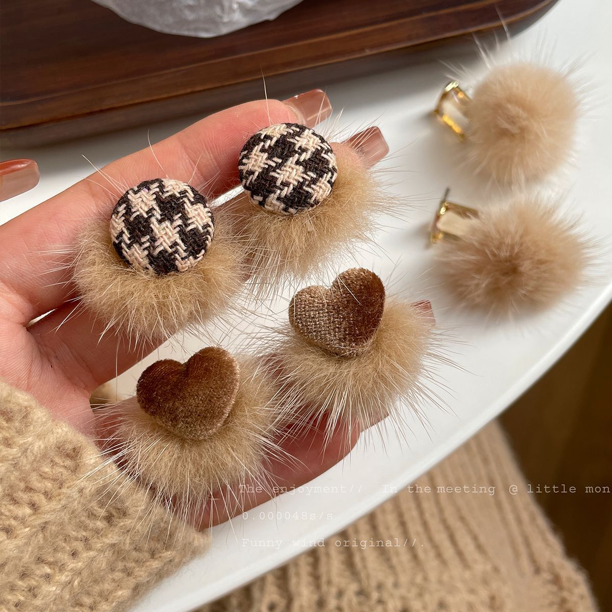 Women's Light Luxury High-grade Love Furry Big Earrings
