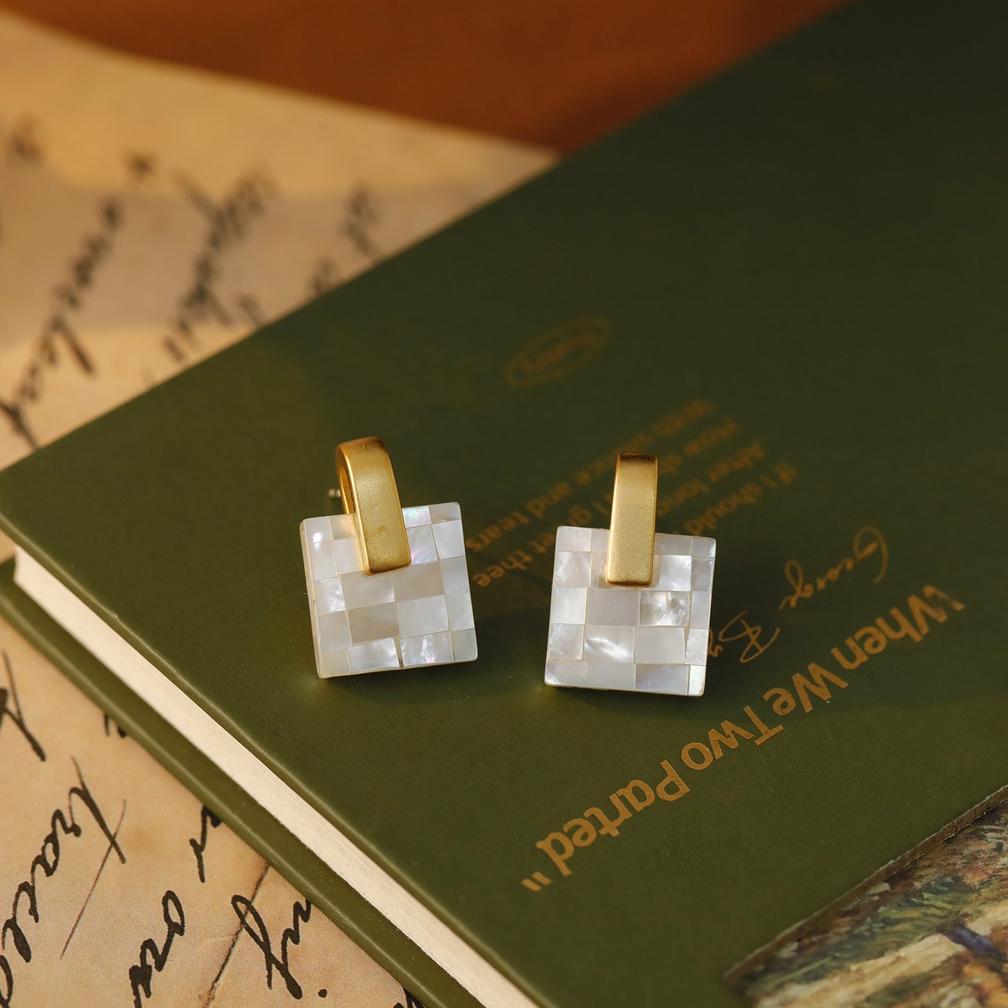 Color Shell Stitching High-grade Natural Fritillary Earrings