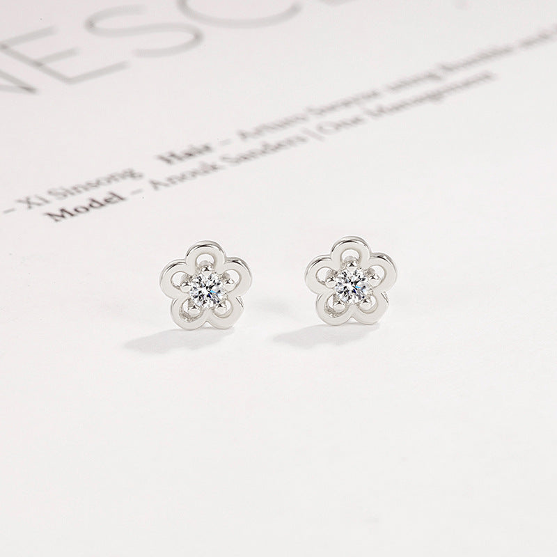Women's Luxury Commuter Wear Simple Inlaid Stone Flower Earrings