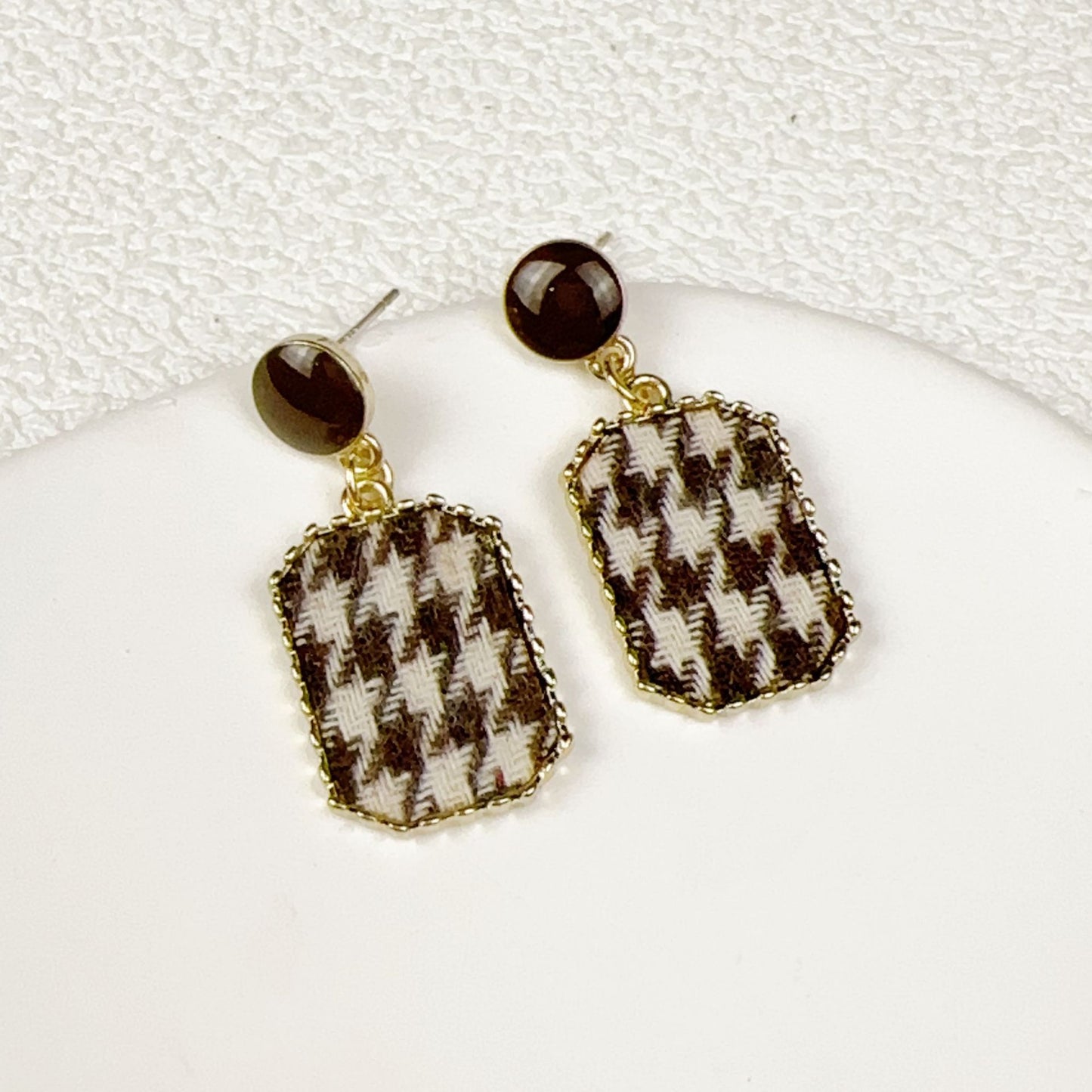 Women's Light Luxury Chessboard Plaid Love Heart Earrings