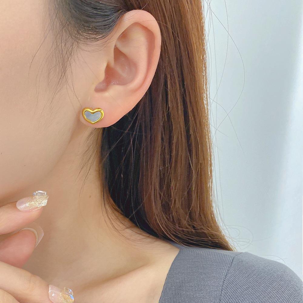 Women's Love Titanium Steel Real Shell Heart-shaped Necklaces