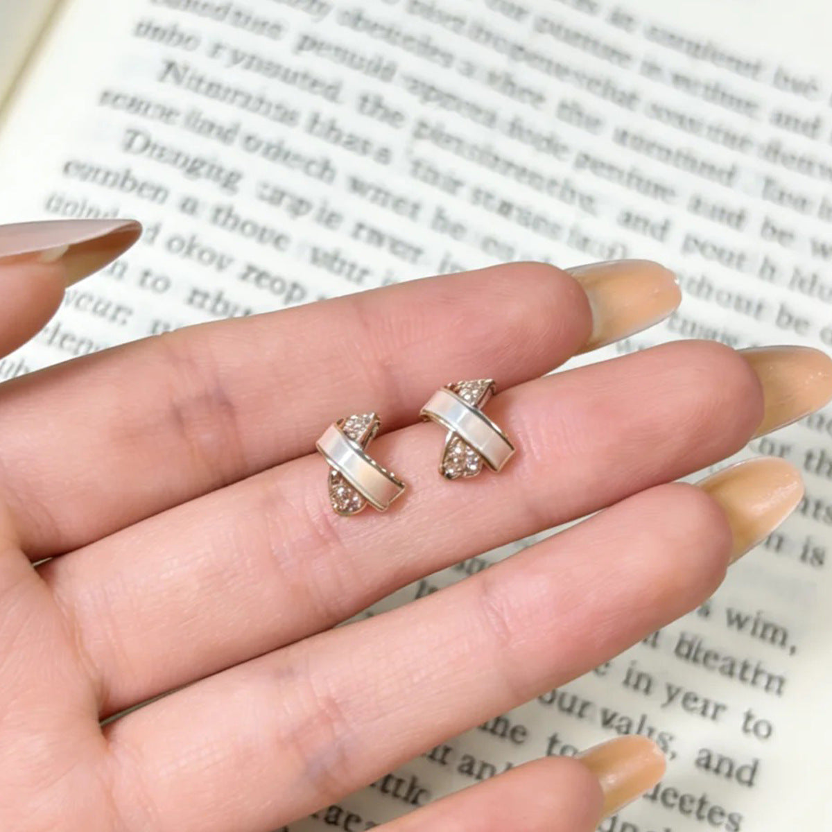 Women's Zircon Cross Fashion Simple Light Luxury Refined Rings