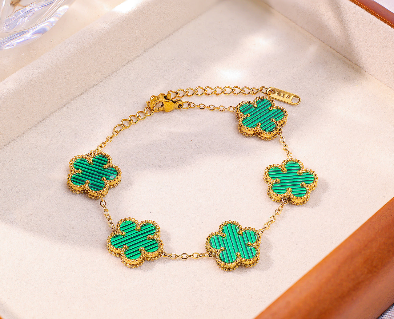 Five-leaf Flower Gold Plated Double-sided Fritillary Parthenocissus Grass Fashion Bracelets