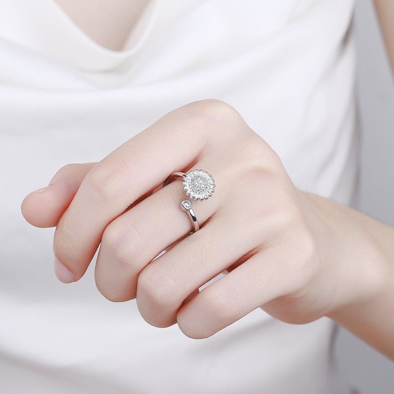 Women's & Men's Creative Set Spinning Adjustable Zircon Flower Rings