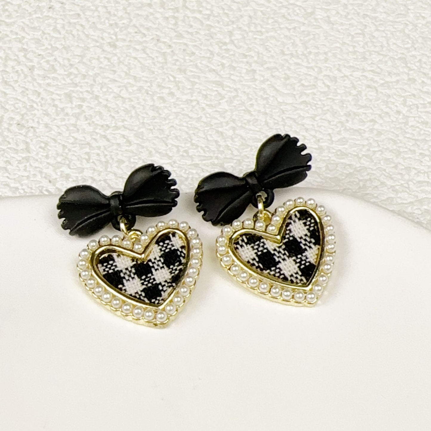 Women's Light Luxury Chessboard Plaid Love Heart Earrings