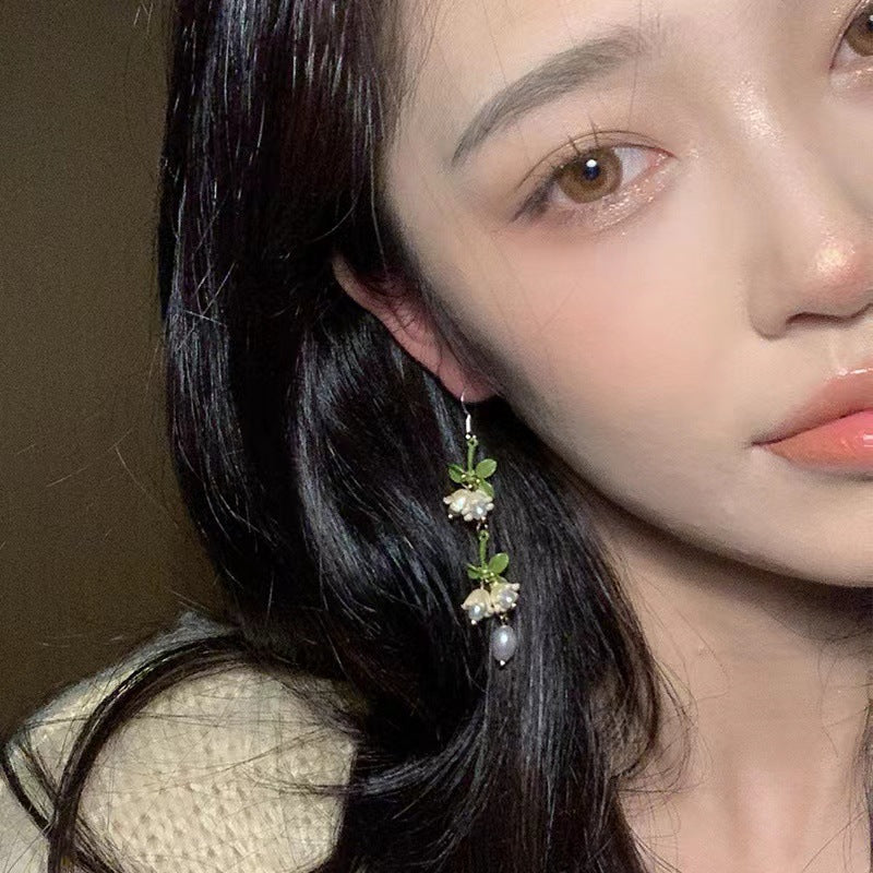 Lily Super Mori Spring Clavicle Chain Earrings