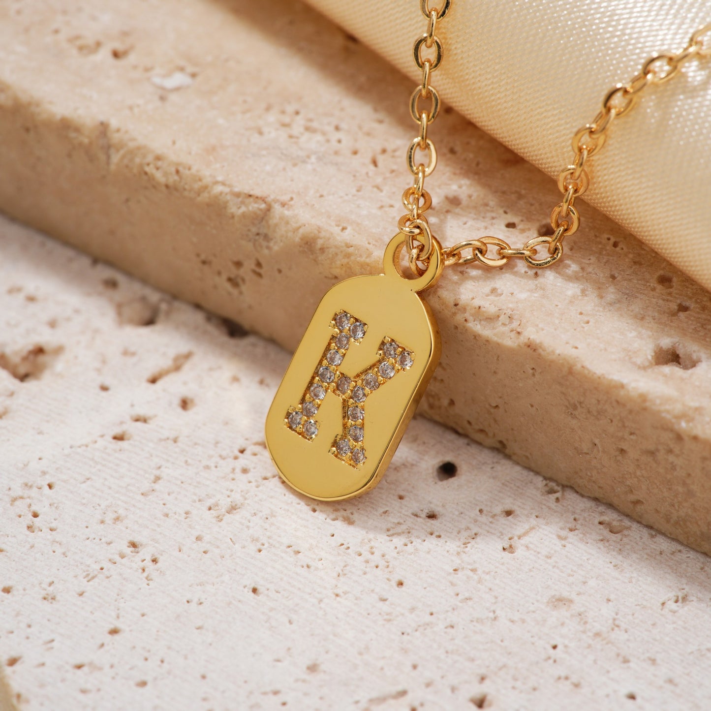 Best-selling English Letter Style Light Luxury Necklaces