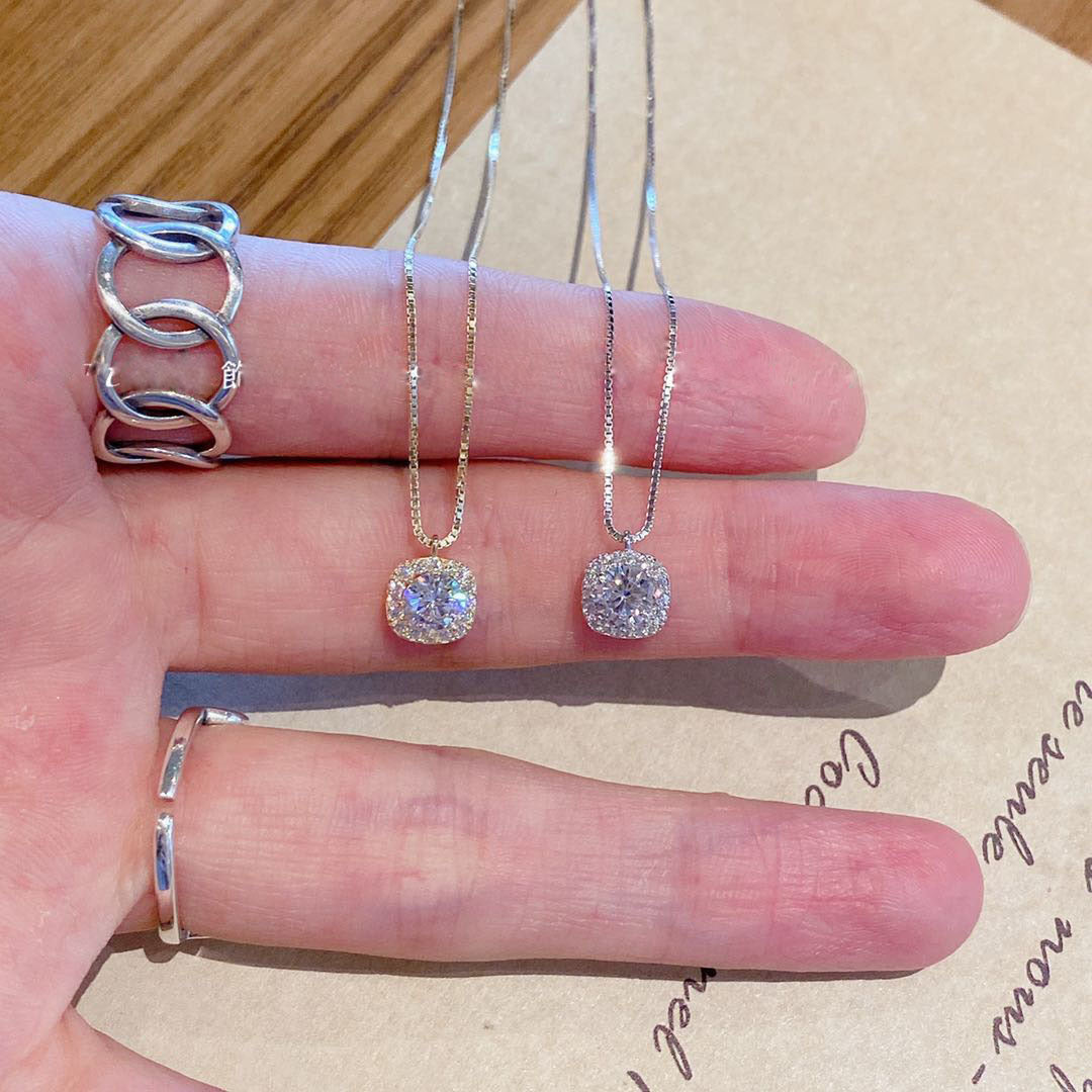 Female Cold Diamond Square Geometric Design Necklace