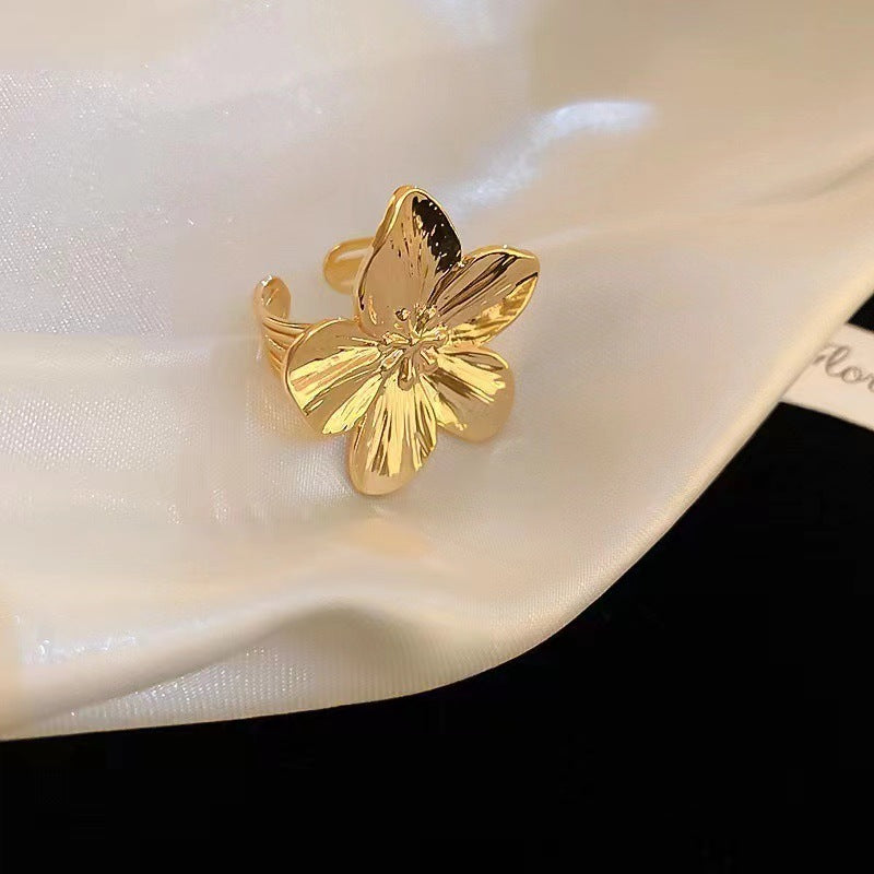 Pearl Female Elegant Metal Ear Personality Earrings