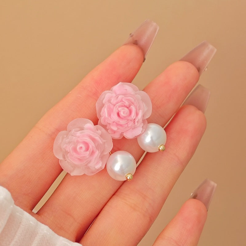 Women's Style Autumn Pearl Camellia Light Luxury Earrings