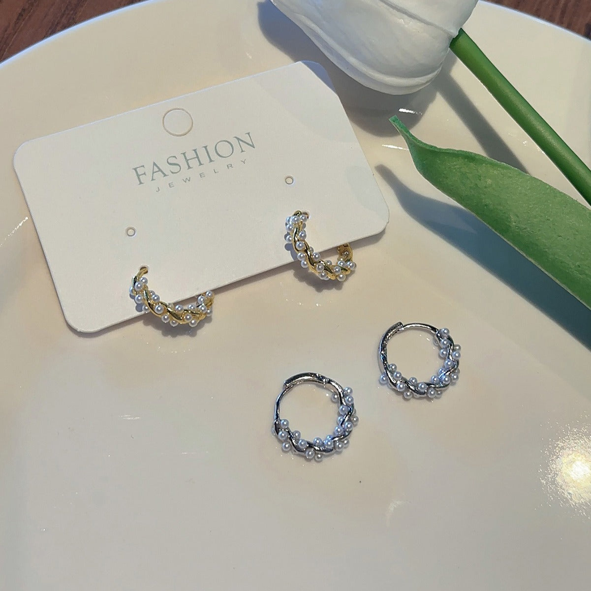 Niche Temperament Simple Retro Affordable Luxury Earrings
