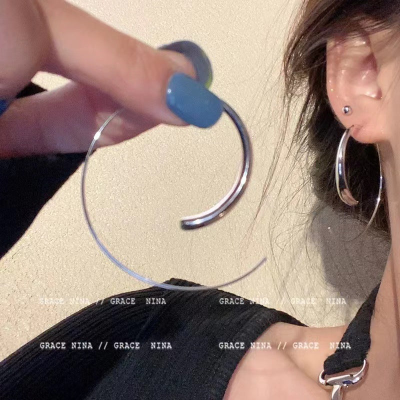 Women's Geometric Ellipse Simple Ear Clip Fashionable Rings