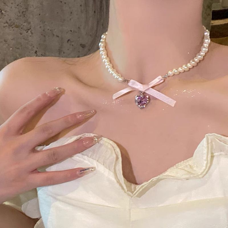 Women's Delicate Heart Light Luxury Graceful Fashionable Butterfly Clavicle Necklace