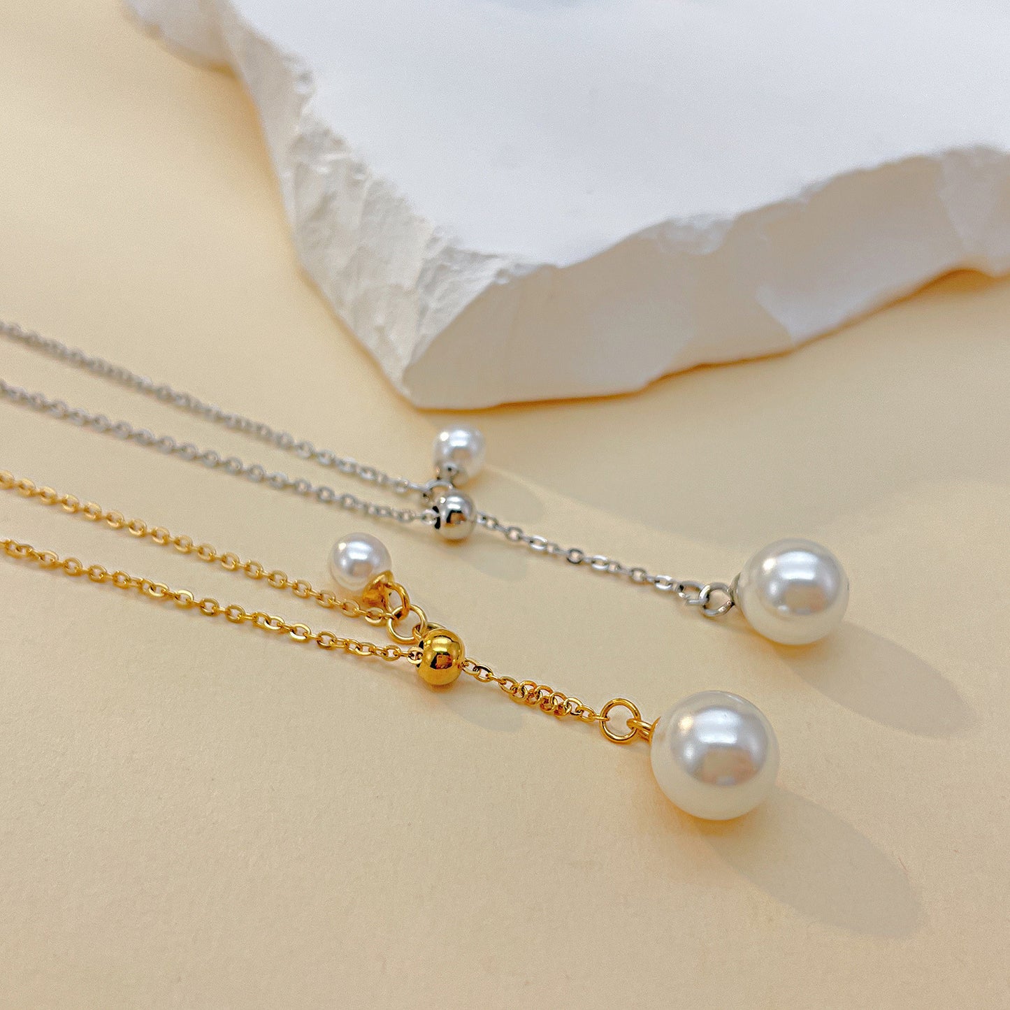 Women's Affordable Luxury Fashion Design Pearl Titanium Steel Clavicle Simple Necklaces