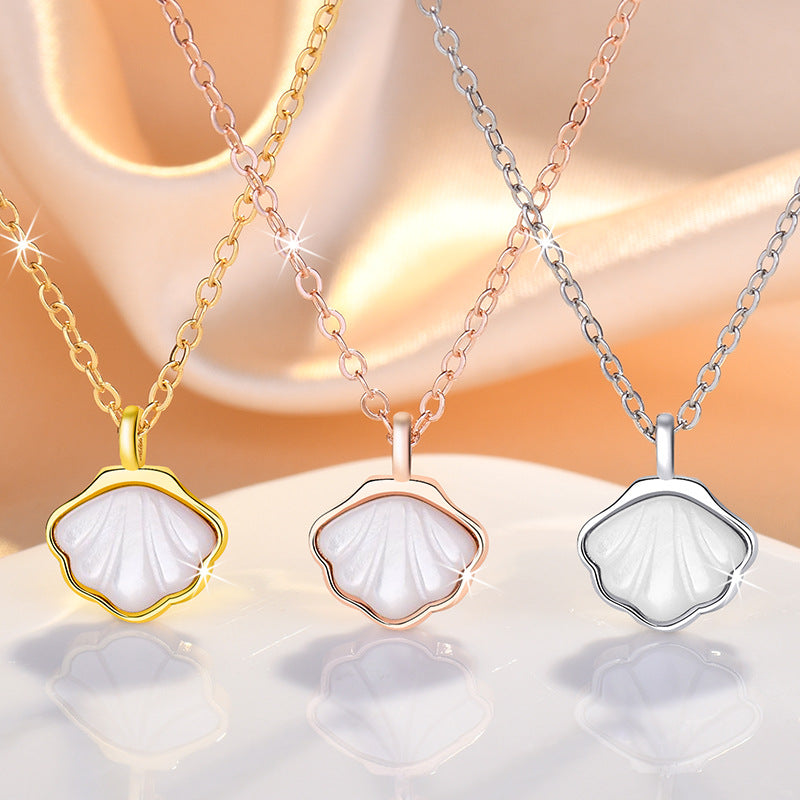 Women's Simple White Fritillary Clavicle Chain Jewelry Pendants