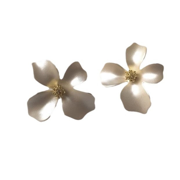 Simple Light Luxury Flower Super Petals Stud Earrings