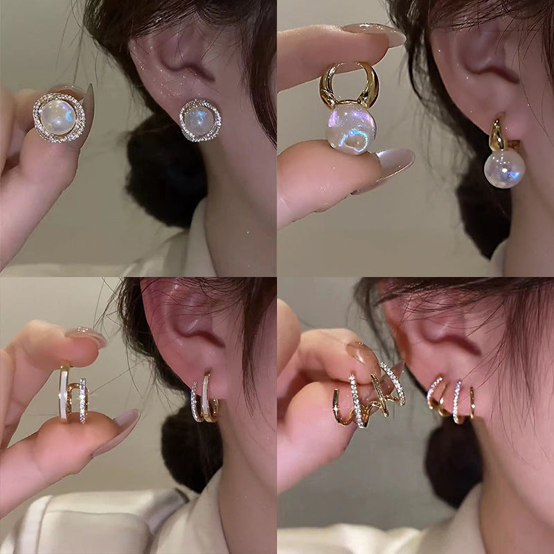 Women's Niche Design Simple Rhinestone High-grade Temperament Earrings
