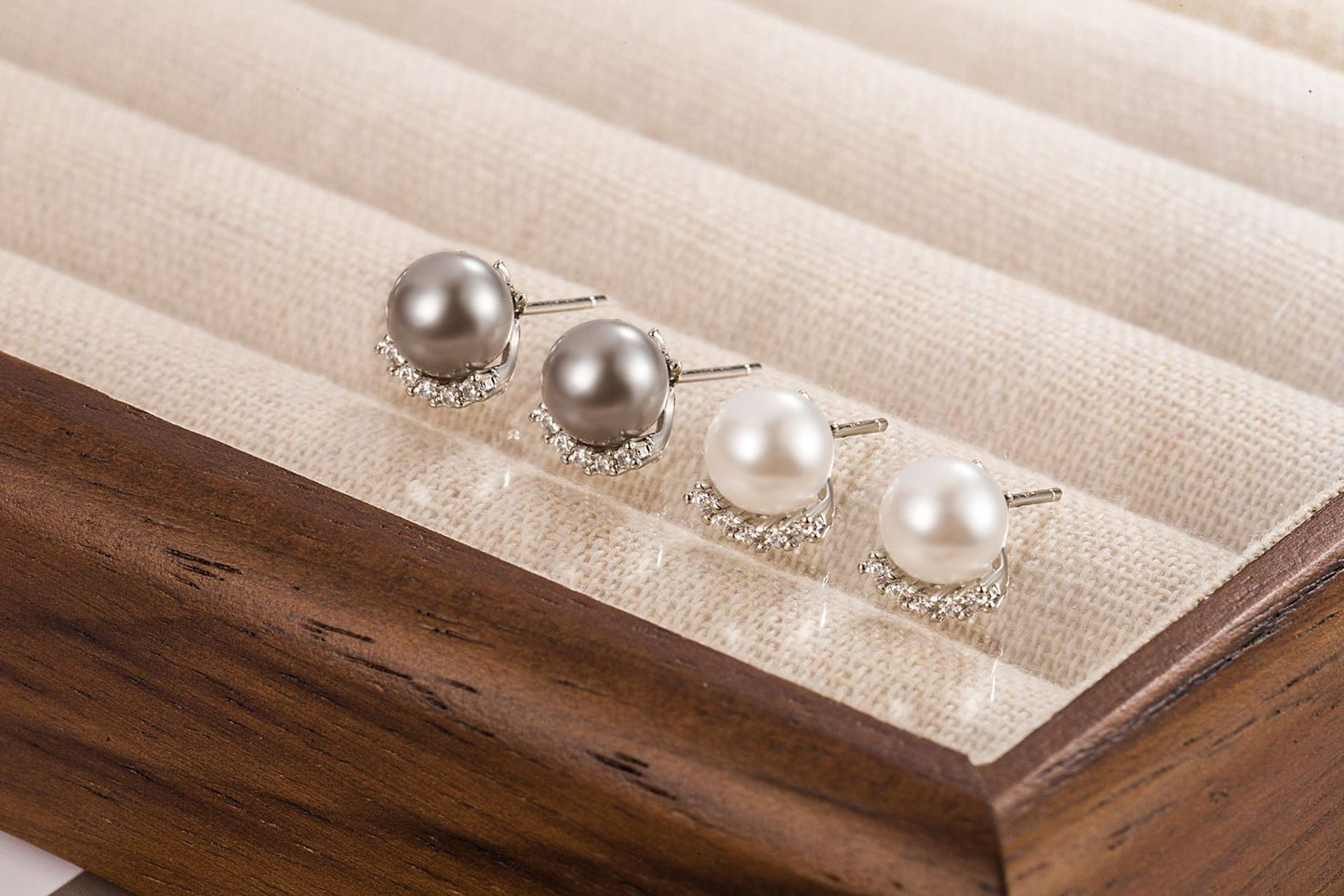 Exquisite Micro Inlaid Zircon Pearl Temperament Earrings