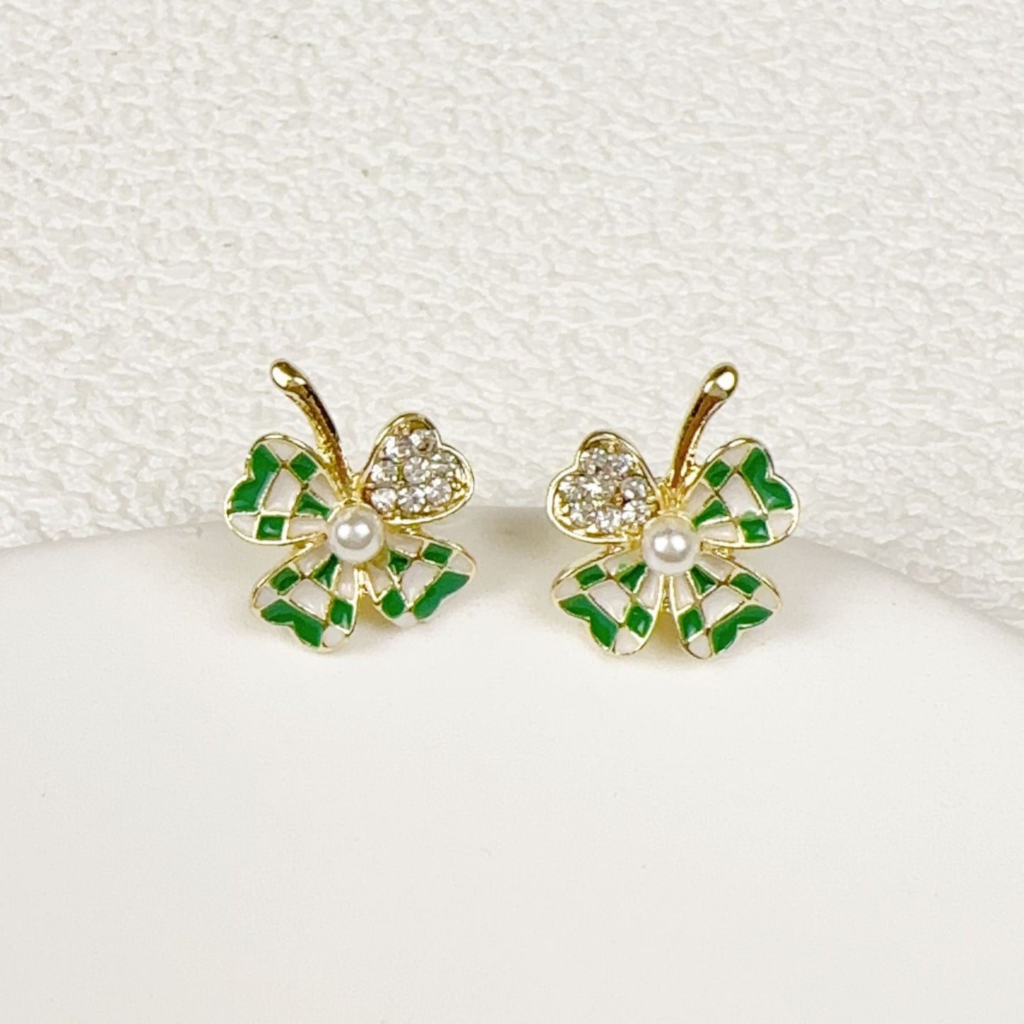 Women's Light Luxury Chessboard Plaid Love Heart Earrings